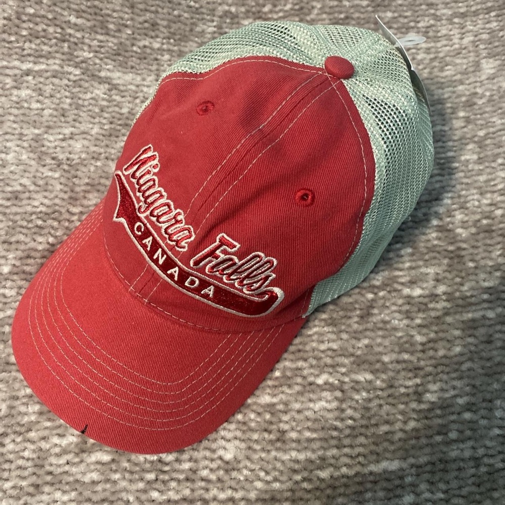 Niagara Falls Canada Red Cap